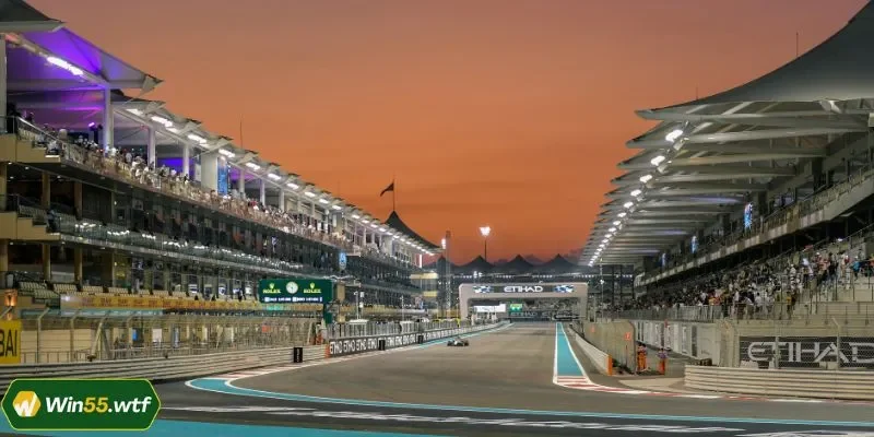 Người chơi như hòa tan vào không khi của sảnh đua F1